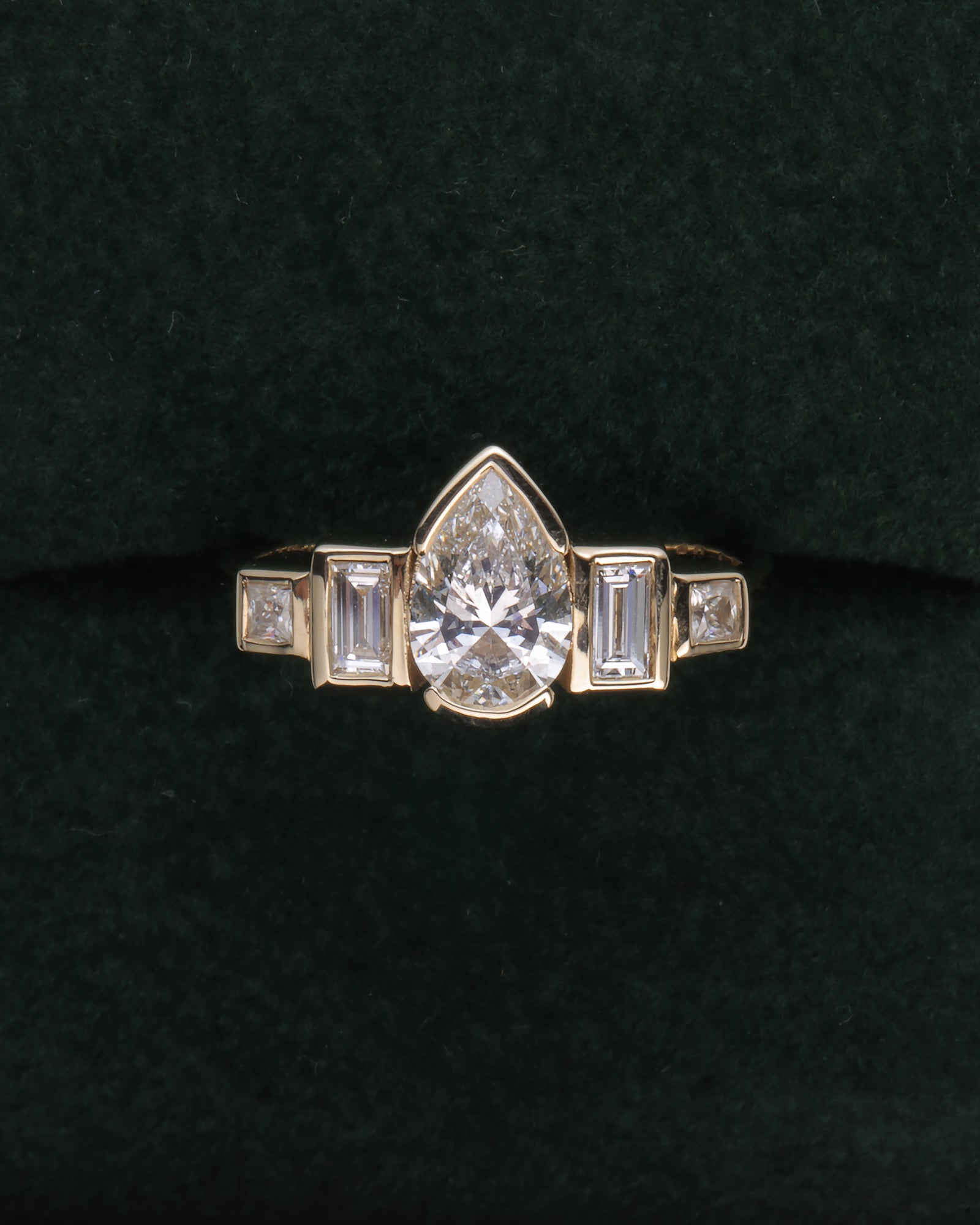 Bloom | 18k Gold Ring - ALTRA Jewellery - 