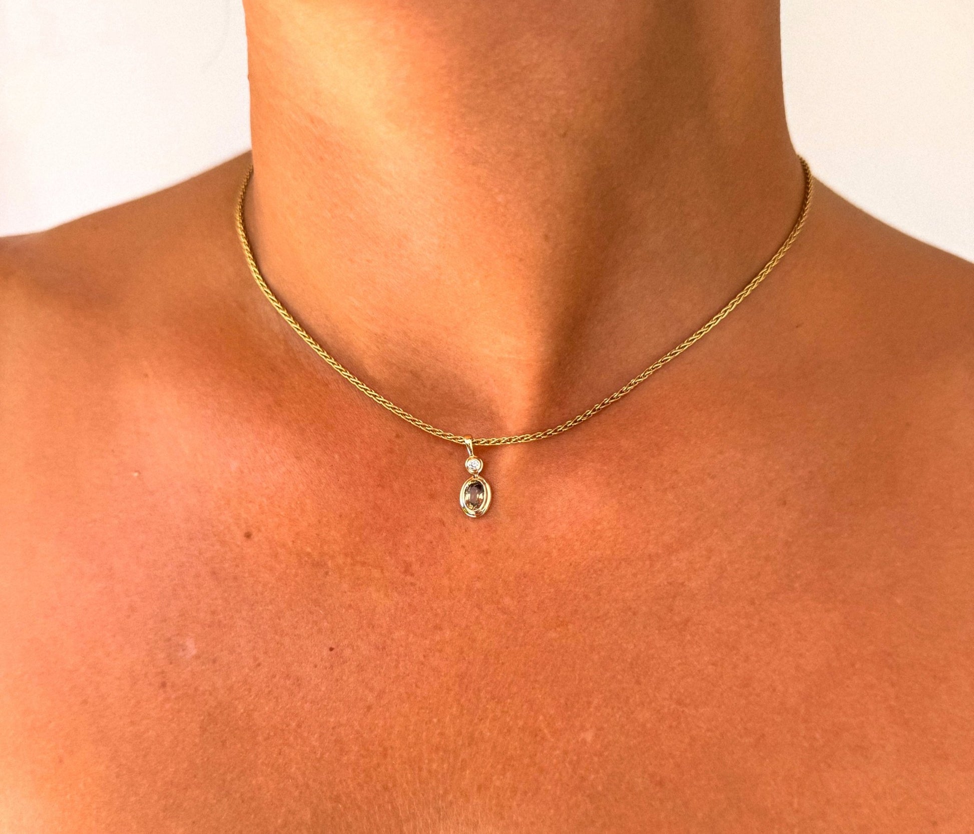 Fall Charm I Sapphire and Diamond 9k Gold - ALTRA Jewellery - 
