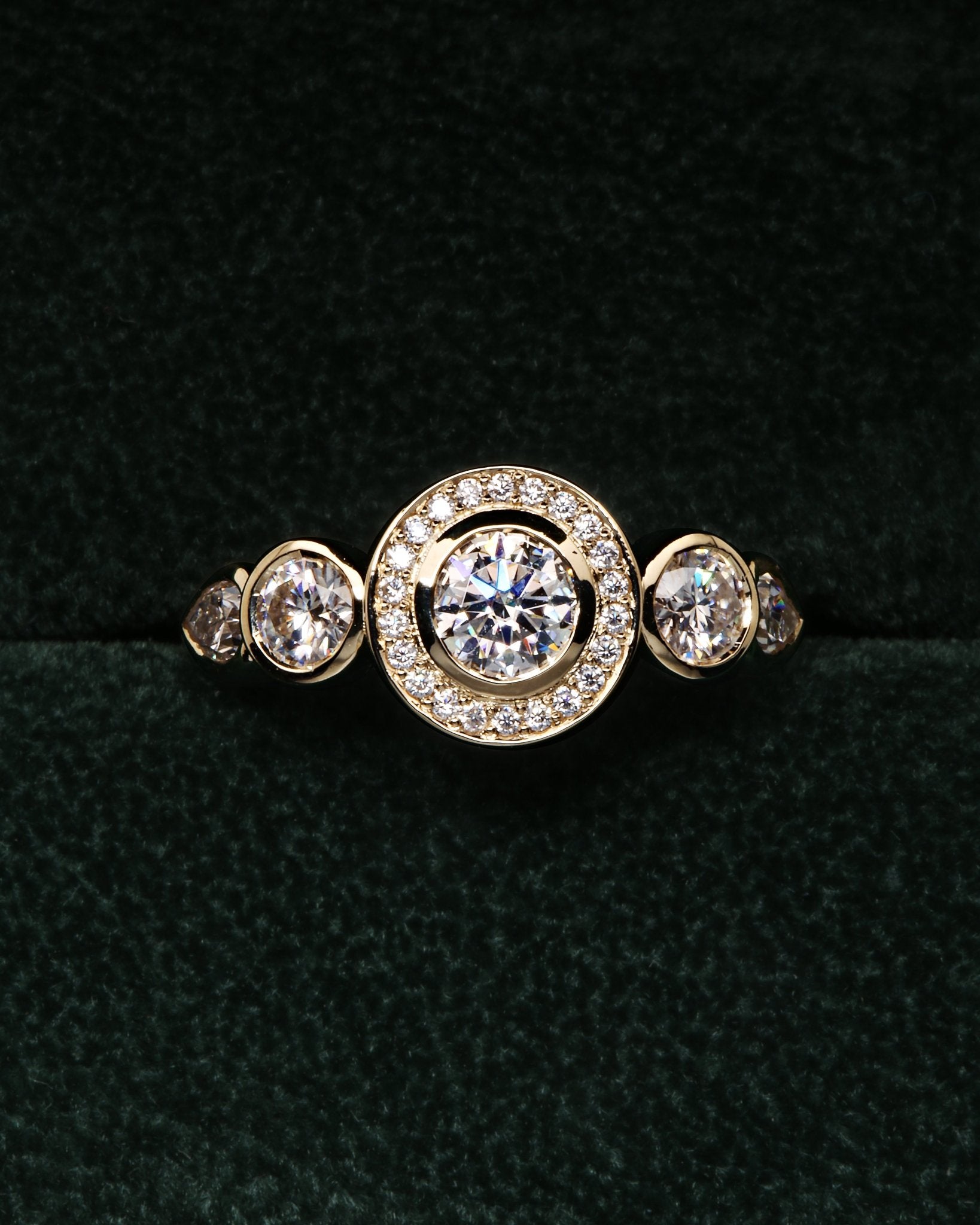 Regina Ring | Diamond 18k Gold - ALTRA Jewellery - 